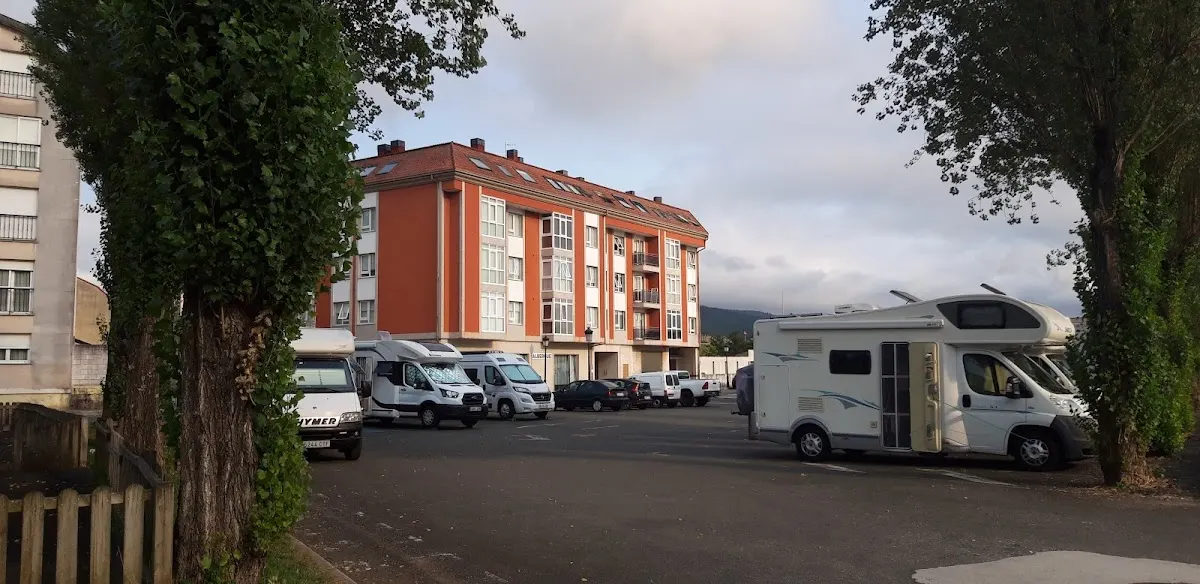 Parking de Padrón (A Coruña) en Padrón (A Coruña) — foto 3 de 4