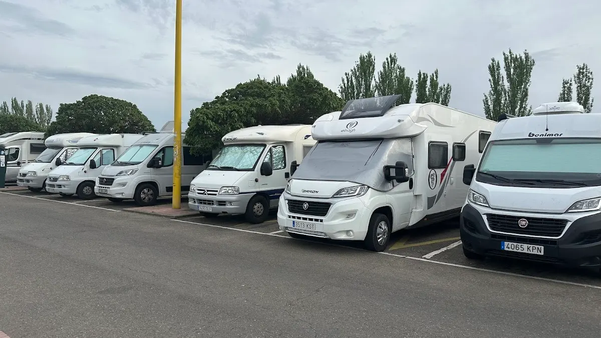 Parking gratuito Área de Peregrinos en León, autocaravanas en León