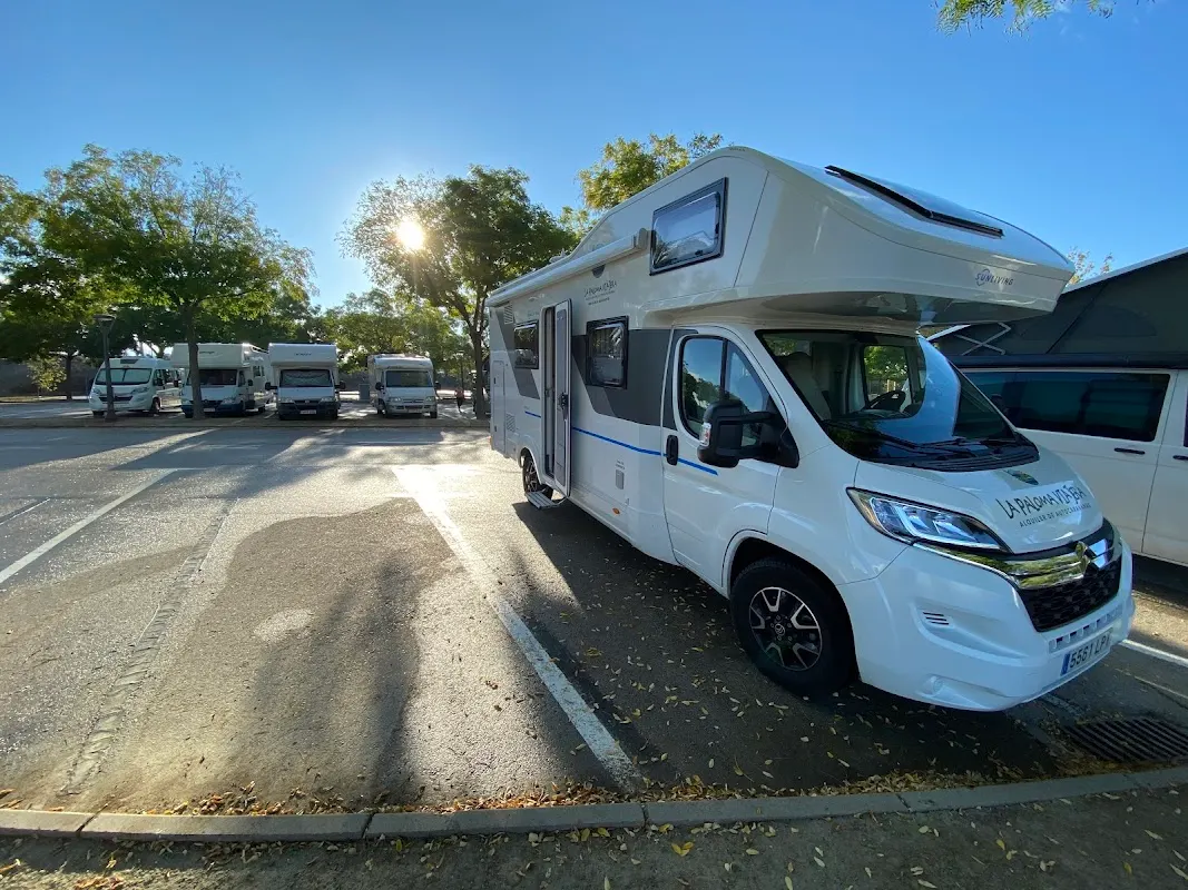 Parking de autocaravanas de pago en Pinto (ASAP) en Pinto (Madrid) — foto 2 de 4