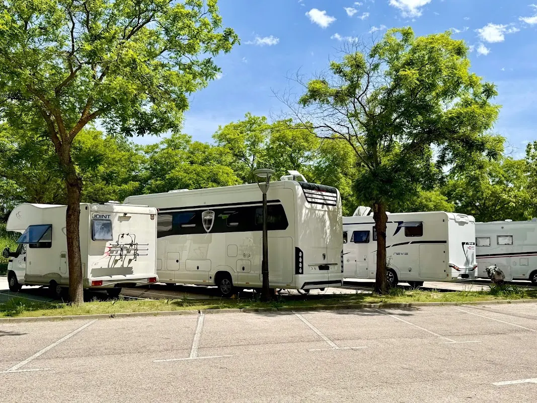 Parking de autocaravanas de pago en Pinto (ASAP) en Pinto (Madrid) — foto 3 de 4