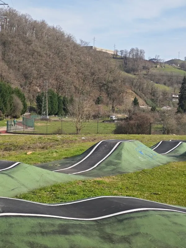 Parking Autocaravanas en Pola de Laviana en Pola de Laviana (Asturias) — foto 2 de 4