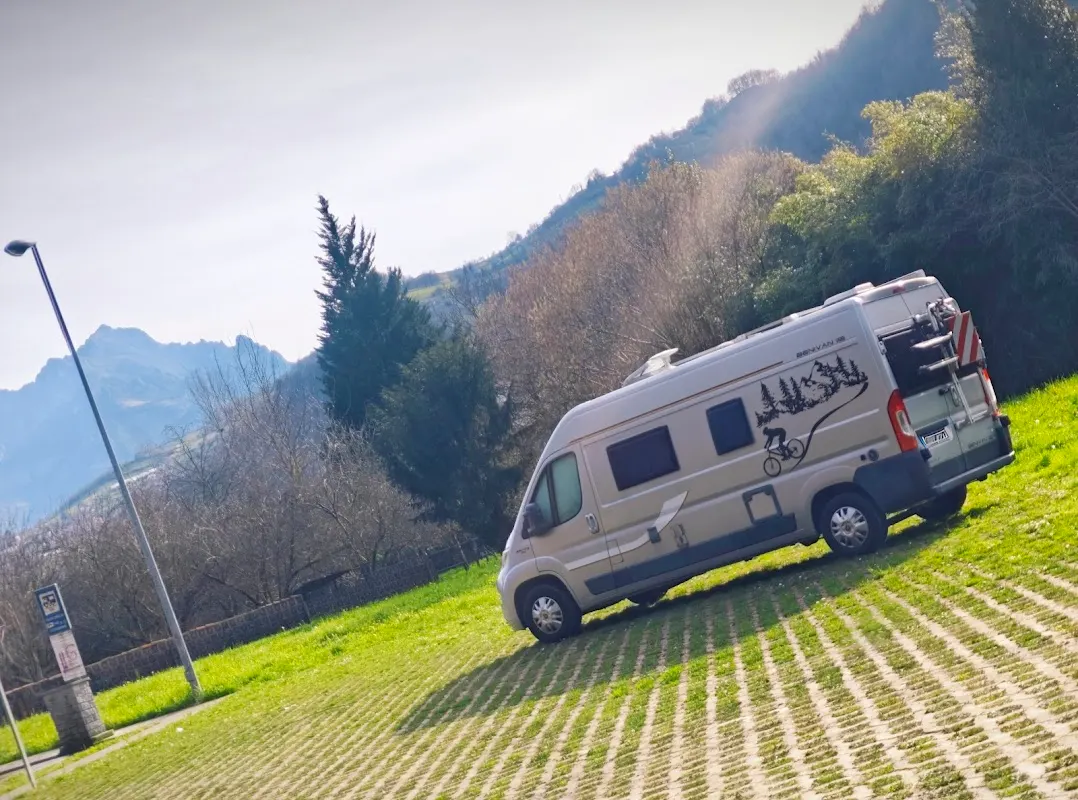 Parking Autocaravanas en Pola de Laviana en Pola de Laviana (Asturias) — foto 3 de 4
