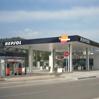 Parking para autocaravanas en Repsol Vallirana (Barcelona) en Vallirana (Barcelona)