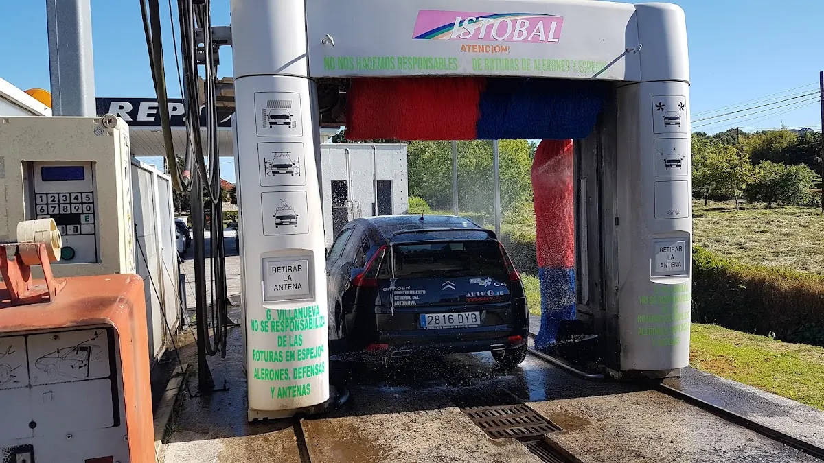 Parking de Repsol Villanueva: pernocta autocaravanas en Villanueva (Cantabria) — foto 2 de 4