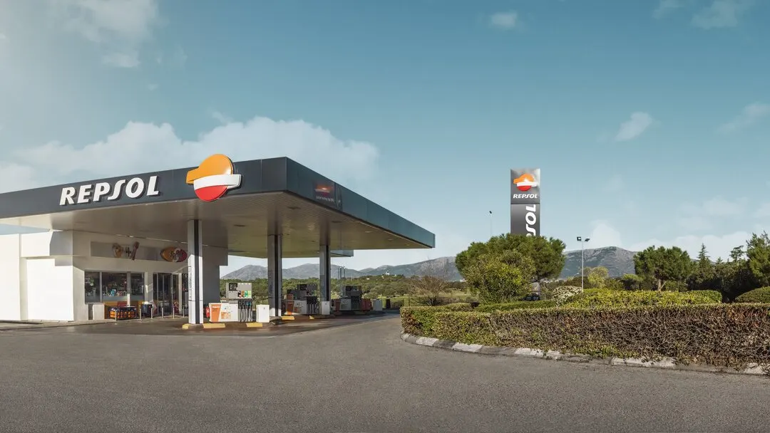 Parking de Repsol Villanueva: pernocta autocaravanas en Villanueva (Cantabria) — foto 1 de 4