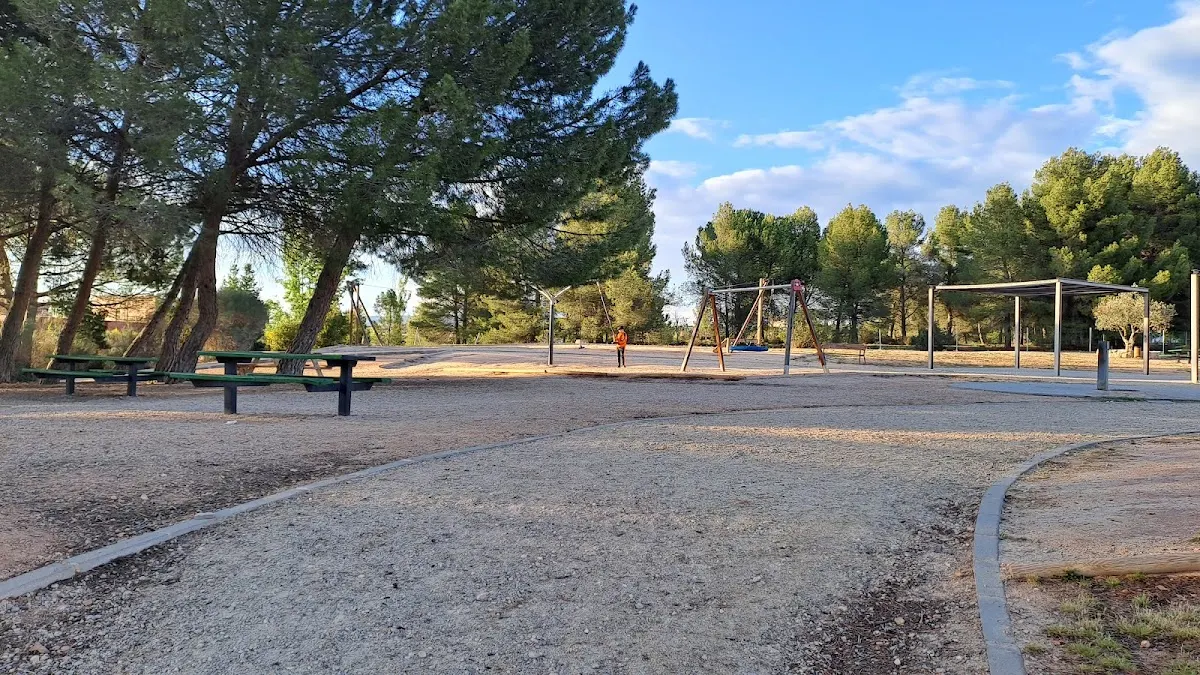 Parking gratuito Área de autocaravanas en Requena, Valencia en Requena (Valencia) — foto 2 de 4