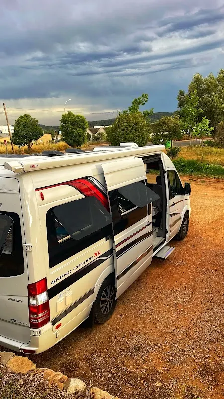Parking gratuito Área de autocaravanas en Requena, Valencia en Requena (Valencia) — foto 4 de 4