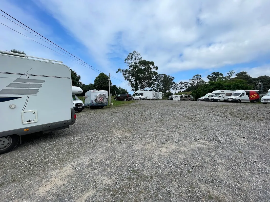Parking de autocaravanas de Ribadesella (Estación) en Ribadesella (Asturias) — foto 2 de 4