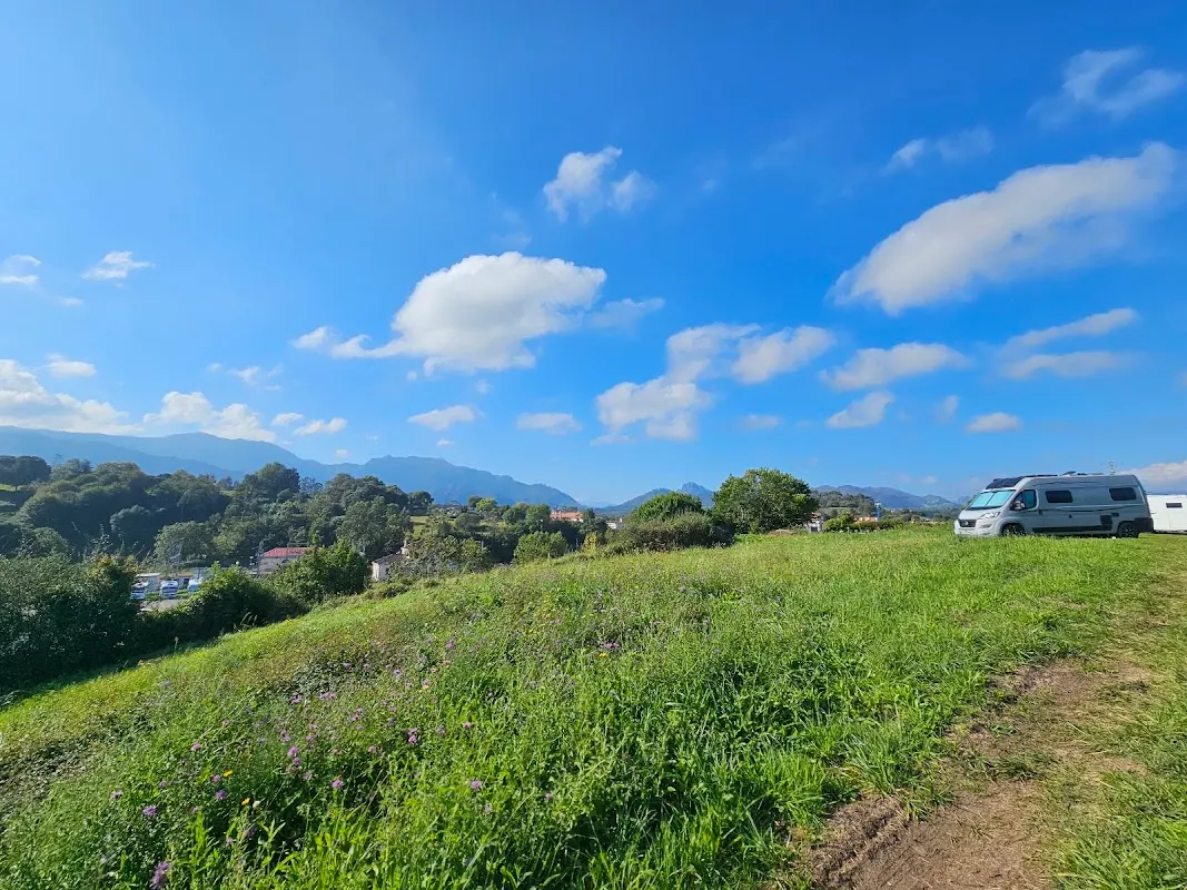 Parking de autocaravanas de Ribadesella (Estación) en Ribadesella (Asturias) — foto 3 de 4