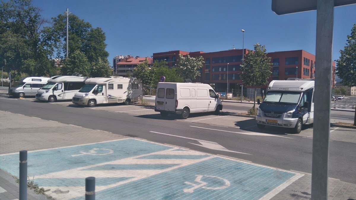Parking de autocaravanas en Segovia (Campo Azalvaro) en Segovia — foto 2 de 2
