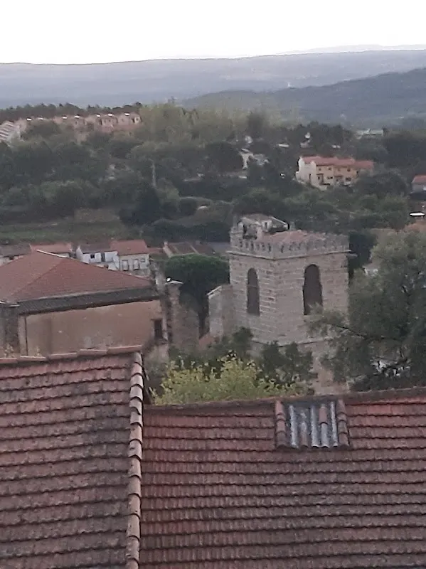 Parking Albergue Sierra de Gata, Torre de Don Miguel en Torre de Don Miguel (Cáceres) — foto 3 de 4