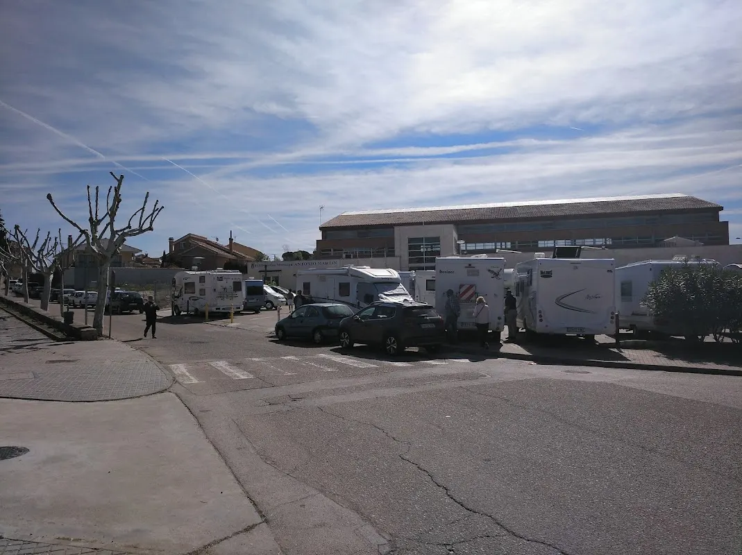 Parking gratuito Área de Autocaravanas de Torrelaguna, Madrid en Torrelaguna (Madrid) — foto 2 de 4