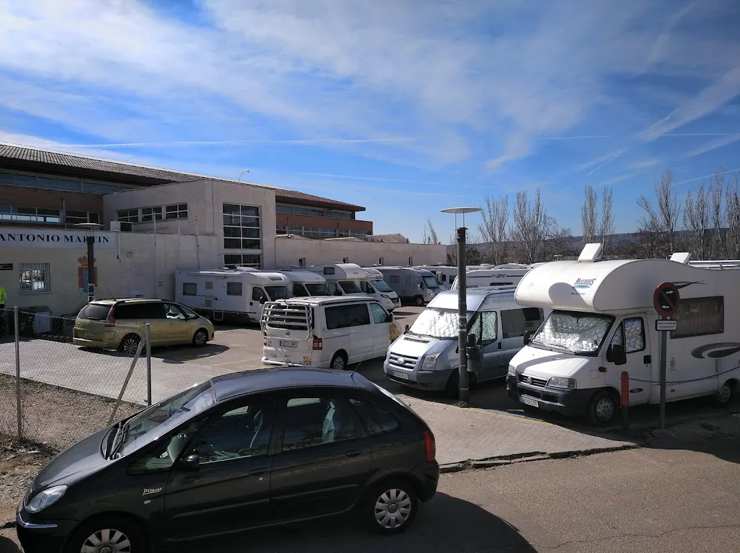 Parking gratuito Área de Autocaravanas de Torrelaguna, Madrid en Torrelaguna (Madrid) — foto 4 de 4