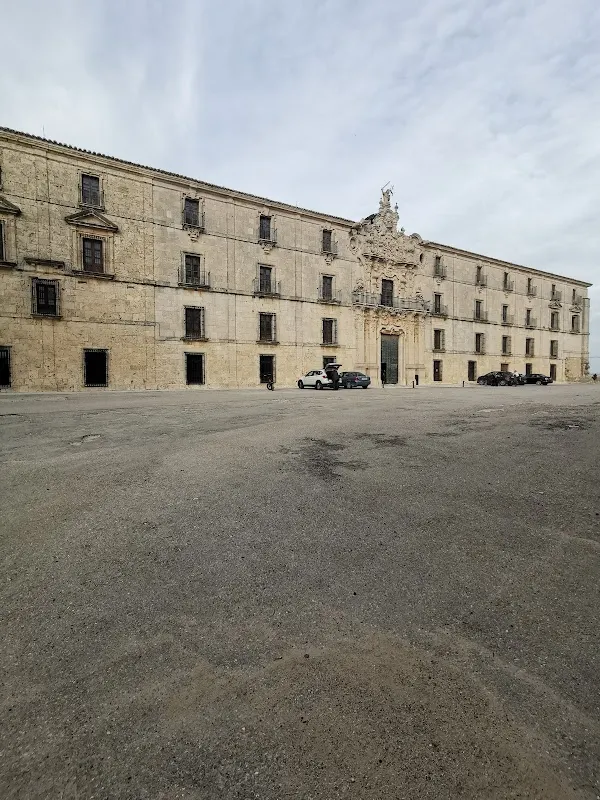 Parking de Uclés: pernocta gratis para autocaravanas en Uclés (Cuenca) — foto 4 de 4
