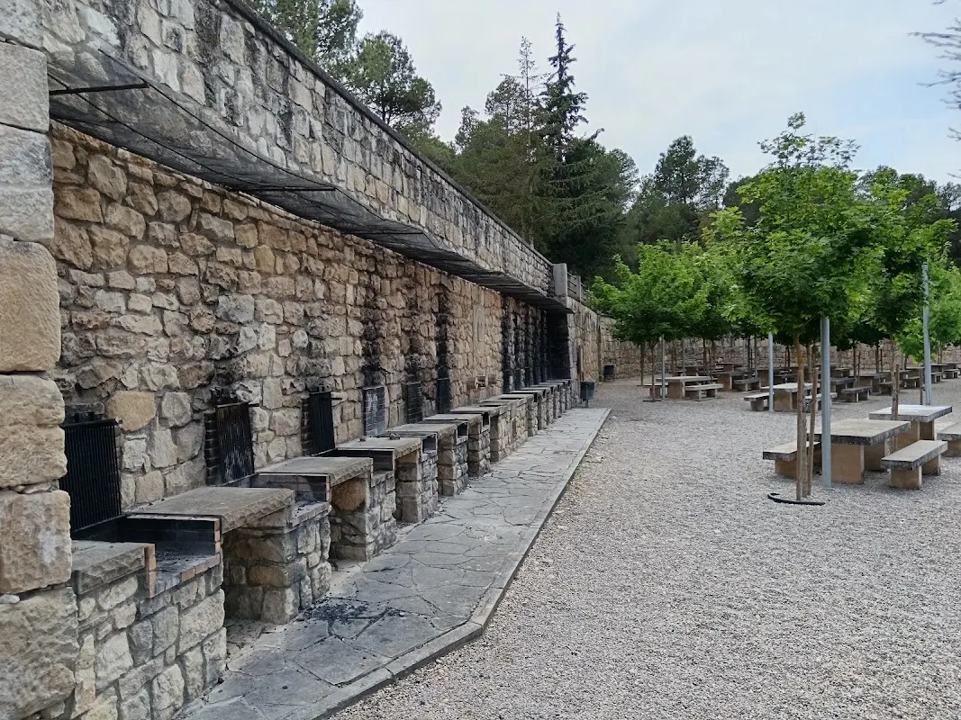 Parking gratuito Área de Vinaixa: pernocta gratis con todos los servicios (Lleida) en Vinaixa (Lleida) — foto 3 de 4