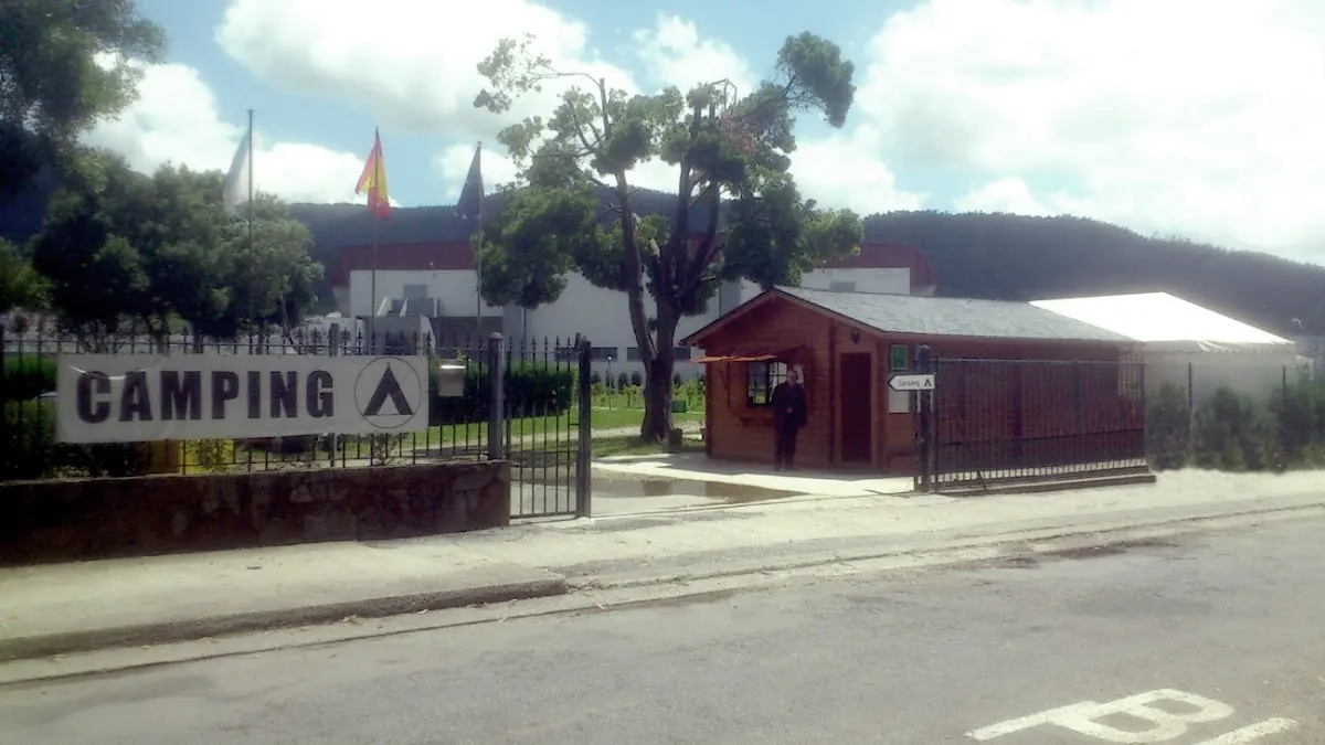 Parking de pago junto al Camping Vivero, Viveiro en Viveiro (Lugo) — foto 2 de 4