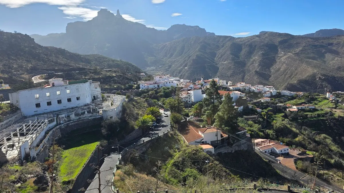 Parking del Corral de Los Juncos, Tejeda (Gran Canaria) en Tejeda (Las Palmas)