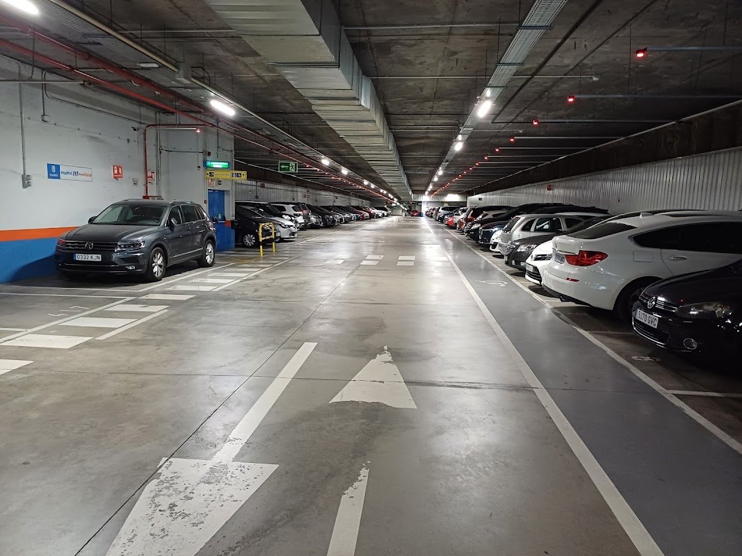 Parking EMT Avenida de Portugal (Madrid), 24 h en Madrid — foto 2 de 2