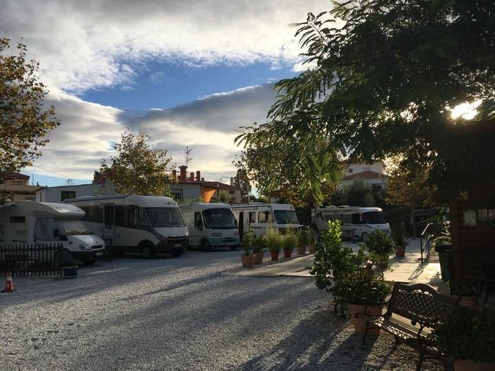 Parking Camper Area MH El Rincón: autocaravanas en Rincón de la Victoria en Rincón de la Victoria (Málaga)