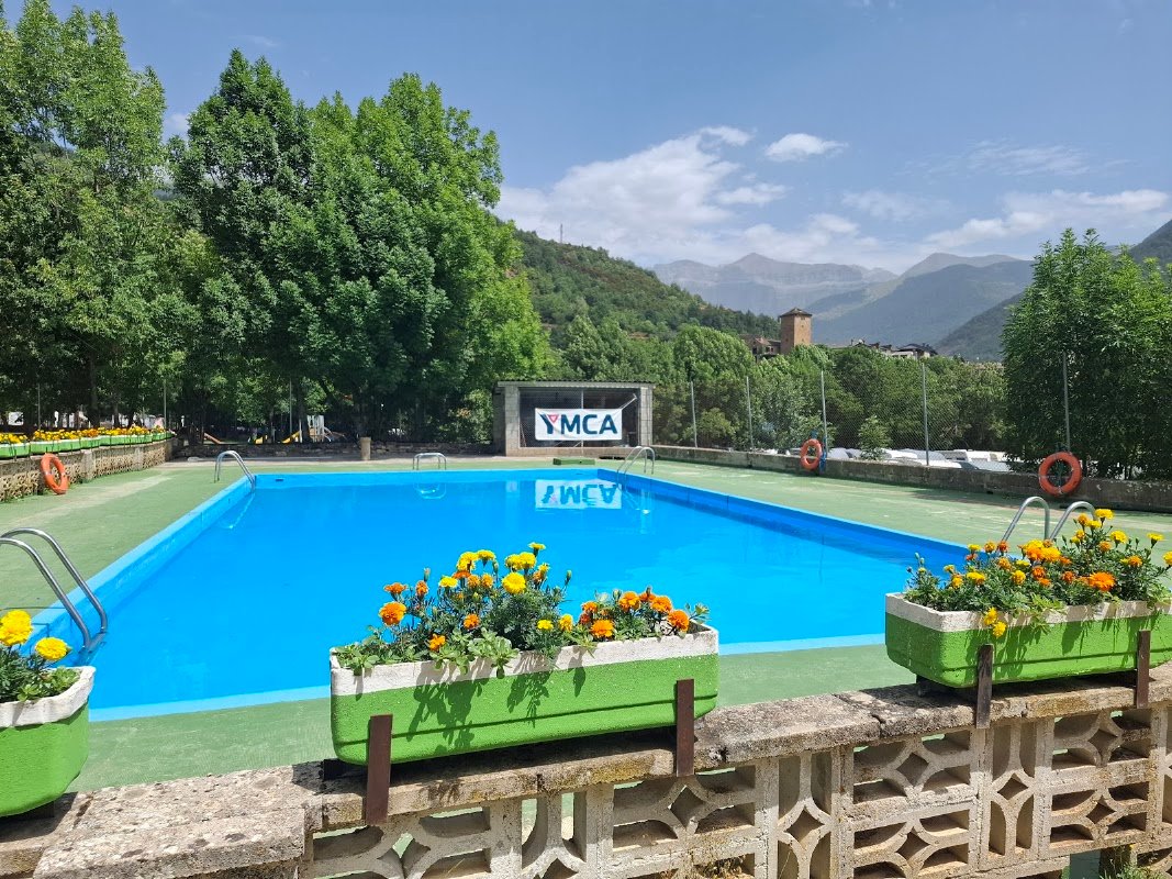Parking Camping Oto, área de autocaravanas en Broto en Broto (Huesca) — foto 2 de 2