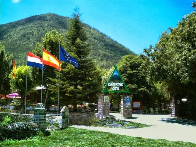 Parking Camping Oto, área de autocaravanas en Broto en Broto (Huesca)