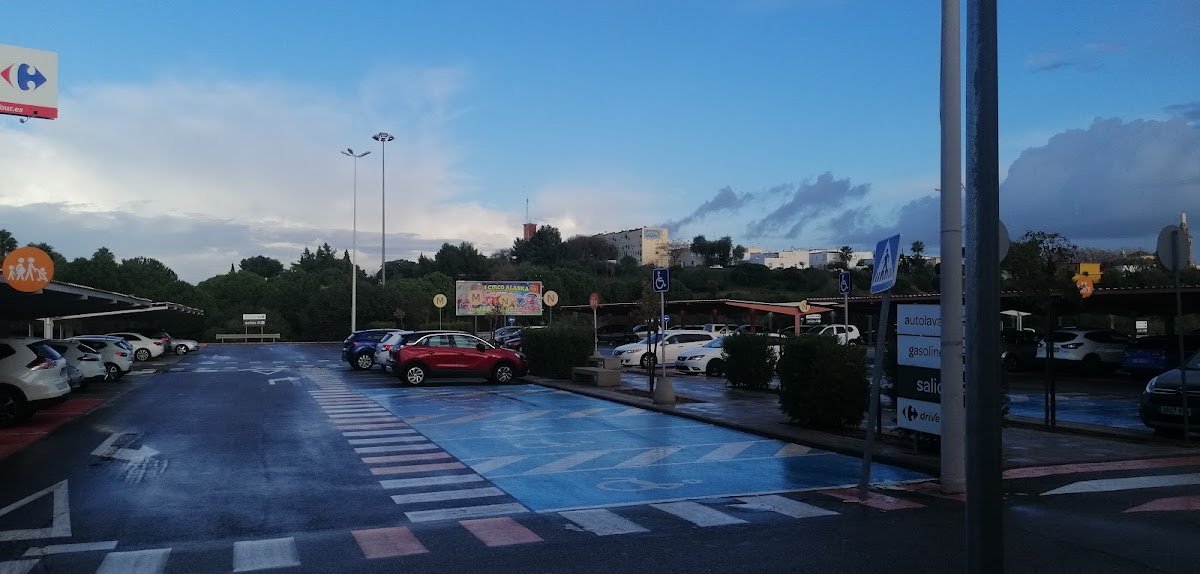 Parking gratuito Carrefour en San Juan de Aznalfarache (Sevilla)