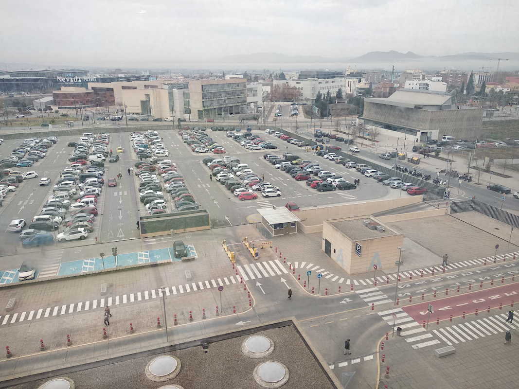 Parking del Hospital Clínico San Cecilio (CP Plus) en Granada en Granada