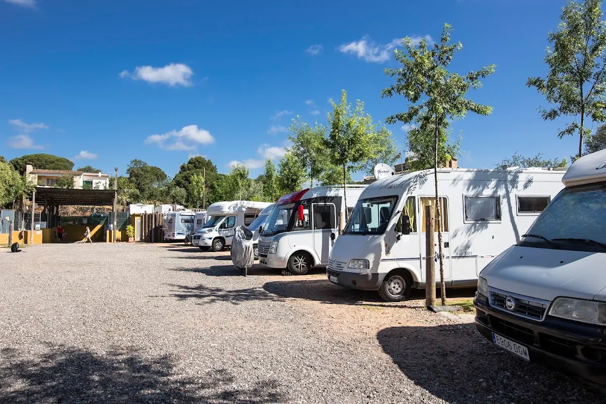 Parking Empordárea, Parking de Autocaravanas en Palamós en Palamós (Girona)