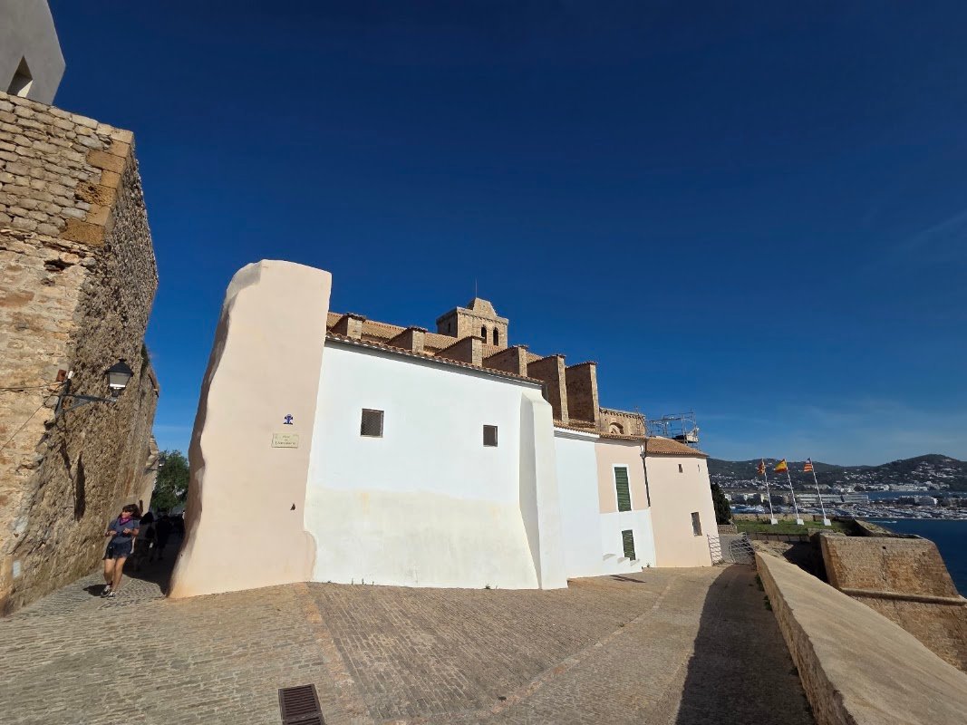 Parking Dalt Vila en Eivissa (Ibiza), abierto 24 h en Eivissa (Illes Balears) — foto 2 de 2