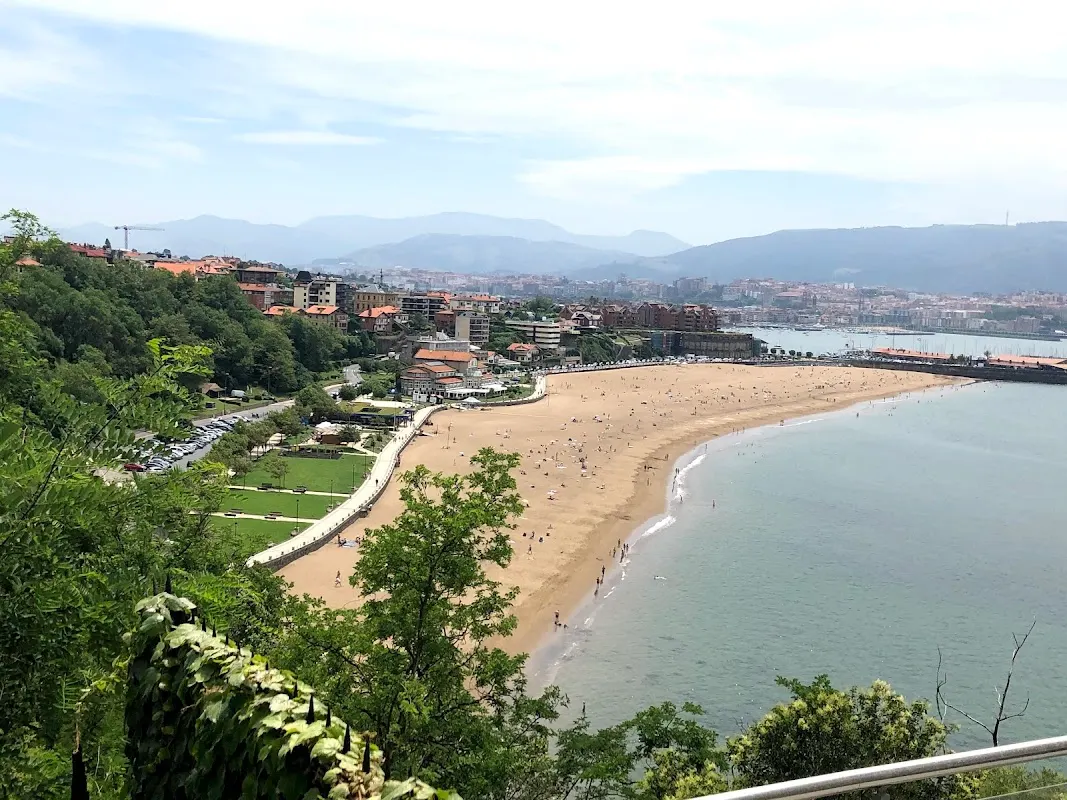 Parking gratuito Getxo Plaza: parking junto a la playa de Ereaga en Bilbao (Bizkaia)