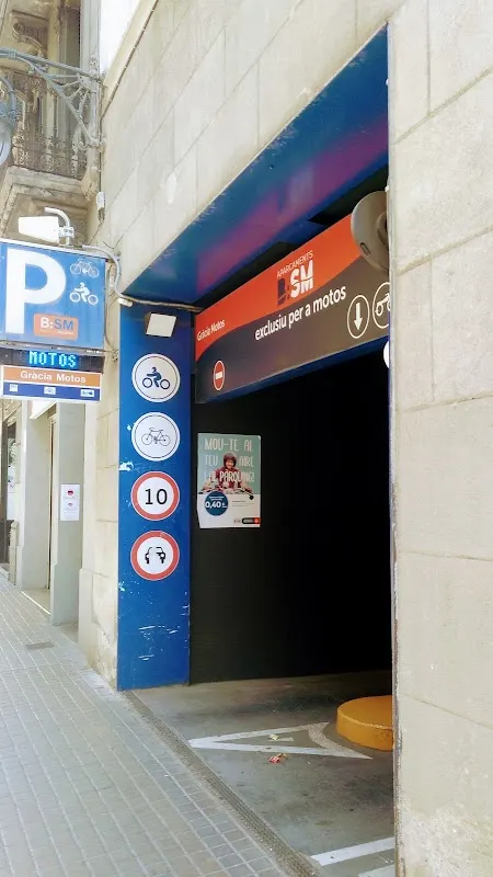 Parking de motos Gràcia, Barcelona en Barcelona — foto 3 de 4
