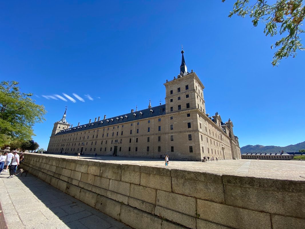 Parking iPark junto al Monasterio de El Escorial (24 h) en San Lorenzo de El Escorial (Madrid) — foto 2 de 2