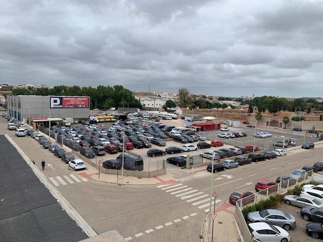 Parking LowCost KHAN (Aeropuerto de Valencia) en Valencia