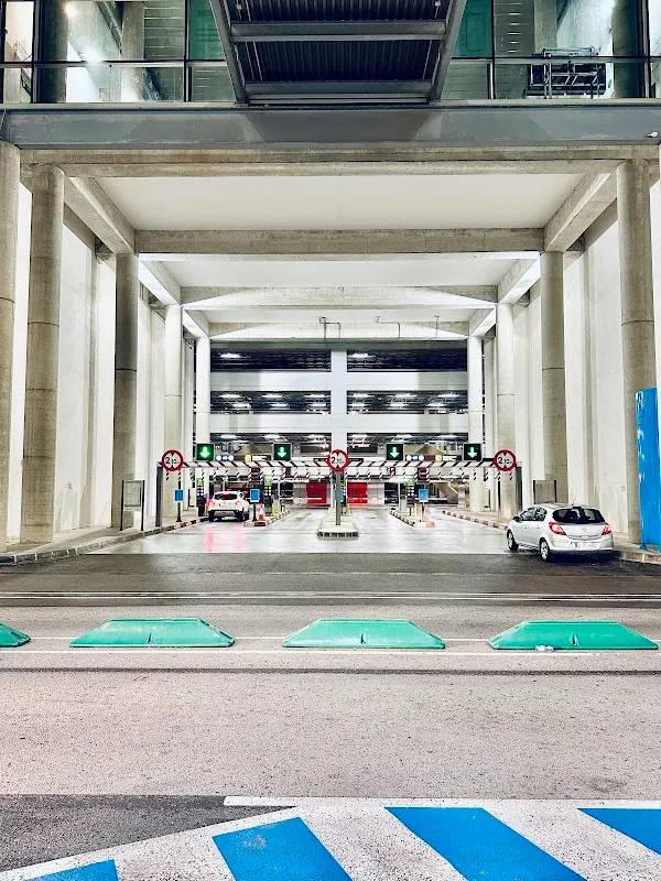 Parking 10 Interior (Valet), Aeropuerto de Alicante en Aeropuerto de Alicante - Elche - El Altet (Alicante) — foto 4 de 4