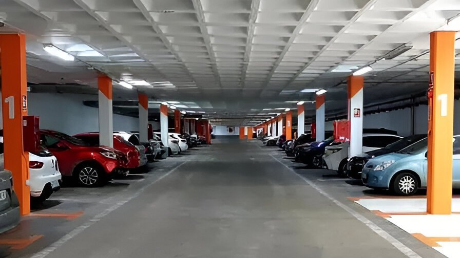 Parking Alameda Vieja Telpark, junto al Alcázar de Jerez en Jerez de la Frontera (Cádiz)