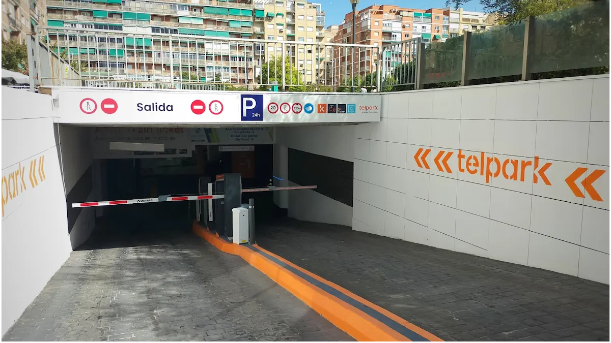 Parking Alsina Telpark en Granada Centro en Granada
