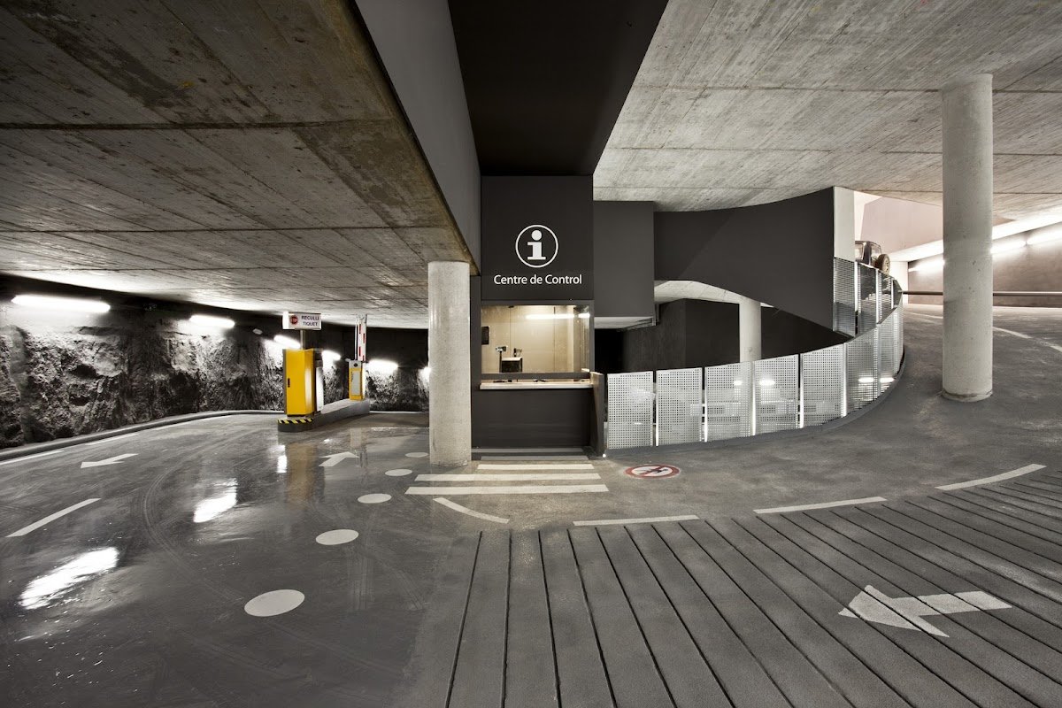 Parking 24 horas en el centro histórico de Tortosa (Tarragona) en Tortosa (Tarragona)