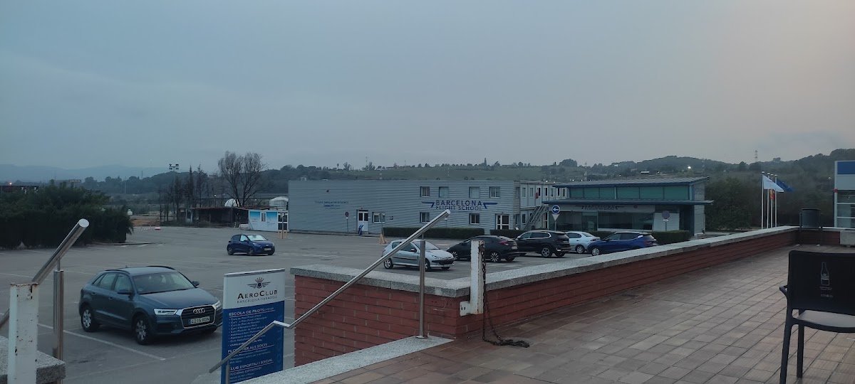 Parking público gratuito del Aeropuerto de Sabadell en Sabadell (Barcelona)