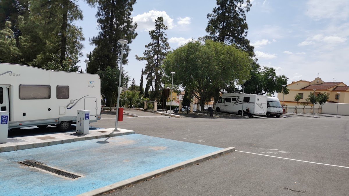 Parking de autocaravanas en Cabra junto a la Vía Verde en Cabra (Córdoba)