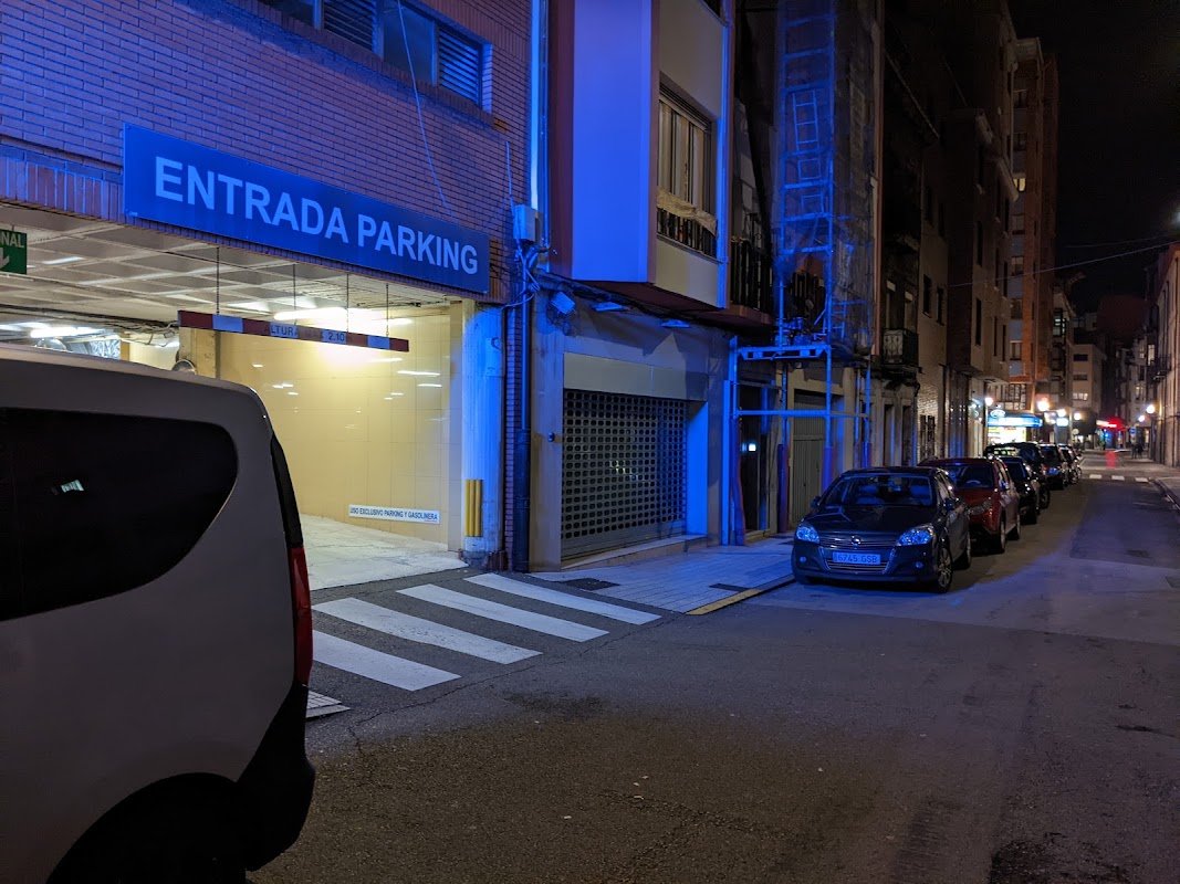Parking Auto Salón 24h en el centro de Gijón en Gijón (Asturias) — foto 2 de 4