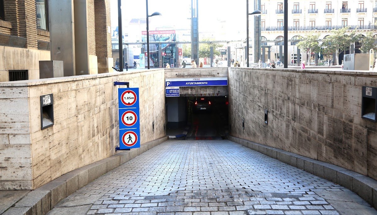 Parking Ayuntamiento en Zaragoza (junto a la basílica del Pilar) en Zaragoza