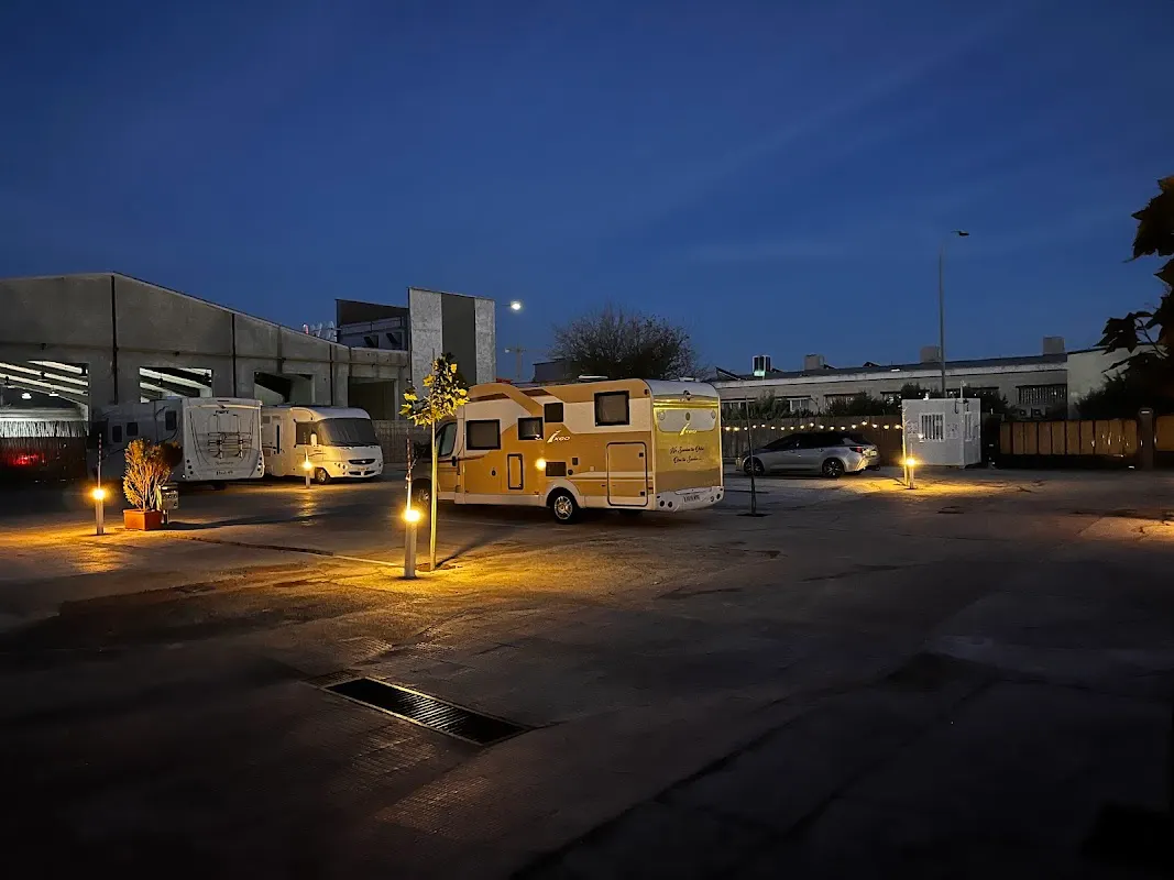 Parking Camper Madrid Oeste, Móstoles (autocaravanas) en Móstoles (Madrid) — foto 3 de 4
