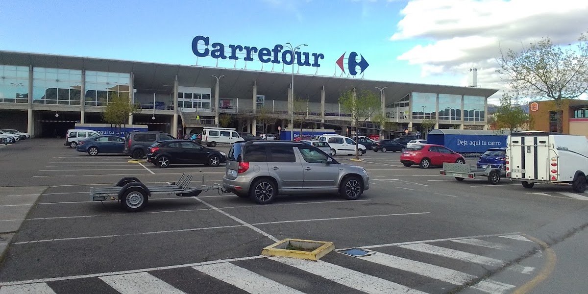 Parking de Carrefour en Plasencia en Plasencia (Cáceres)