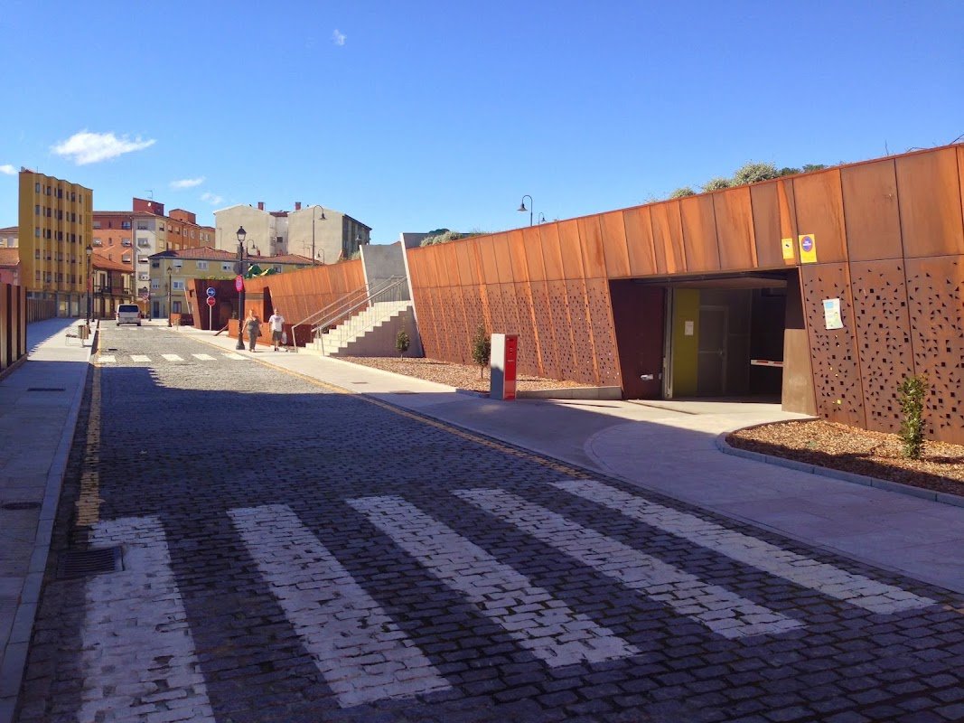 Parking Cimadevilla en Gijón: horario, gálibo y acceso en Gijón (Asturias) — foto 3 de 4