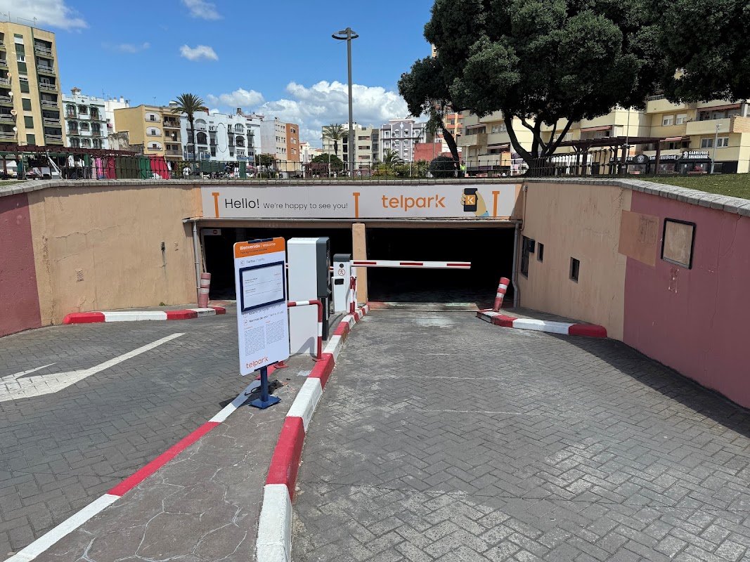 Parking Constitución en La Línea, junto a la frontera (Telpark) en La Línea de la Concepción (Cádiz)
