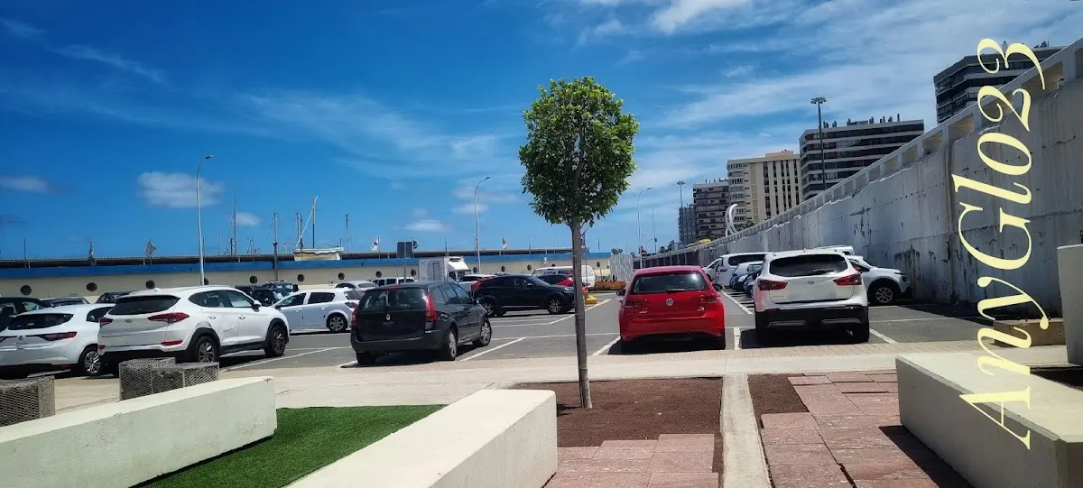 Parking Muelle Deportivo, Las Palmas de Gran Canaria en Las Palmas de Gran Canaria- Las Palmas (Las Palmas) — foto 2 de 4