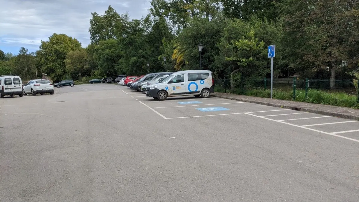 Parking de Cartes, gratis y con pernocta (Cantabria) en Cartes (Cantabria)