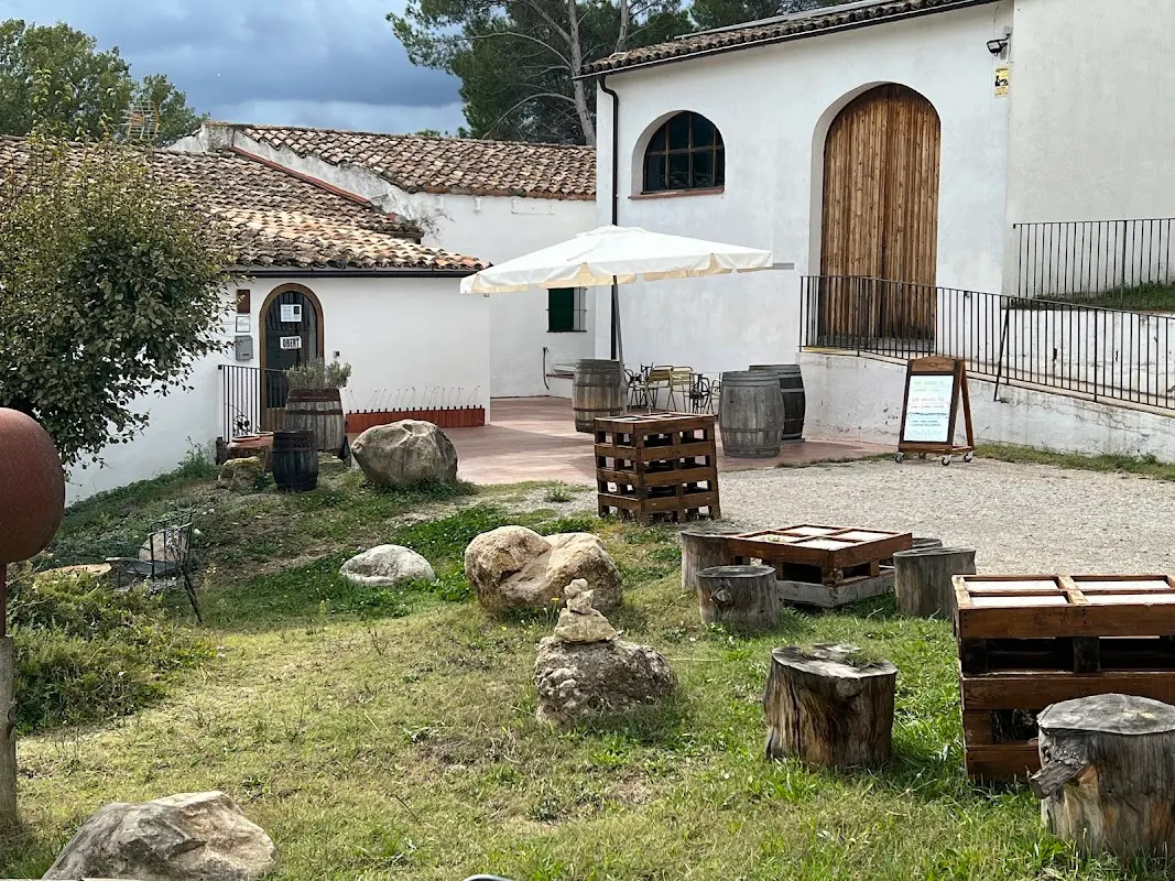 Parking de Cava Guilera en Lavern-Subirats en Lavern - Subirats (Barcelona) — foto 2 de 4