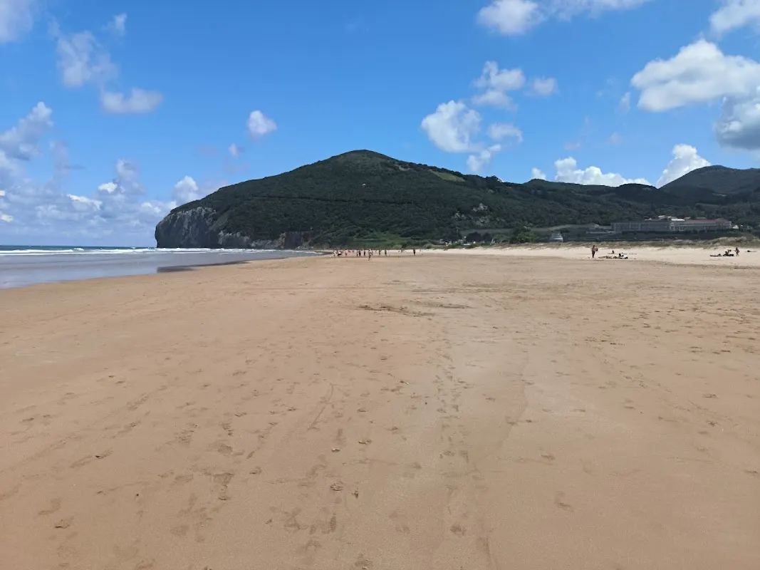 Parking El Paraíso de Berria (área camper), Santoña en Santoña (Cantabria) — foto 3 de 4