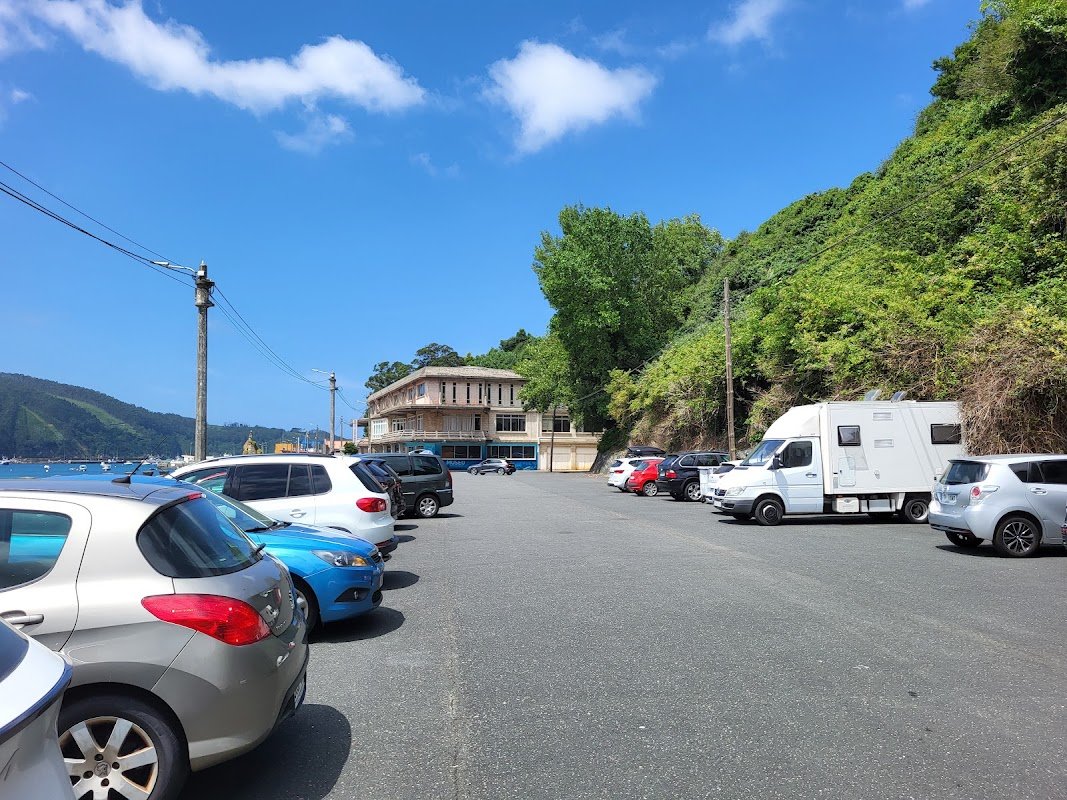 Parking de autocaravanas del puerto en Cedeira en Cedeira